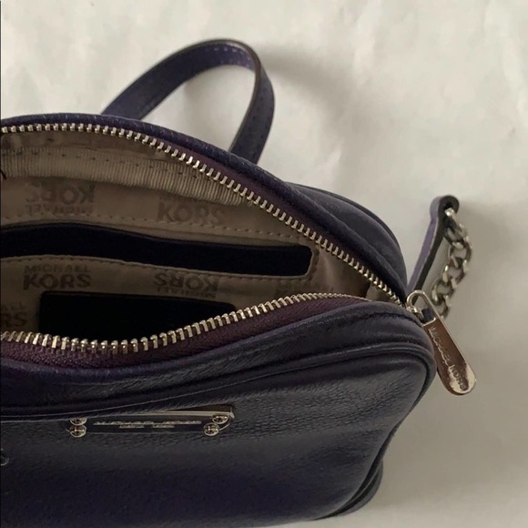 Michael Kors Crossbody - Picture 2 of 3